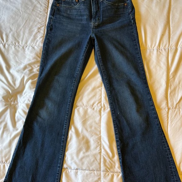 Gap High Rise Flared Jeans - Picture 1 of 4